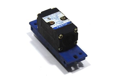 Valvola pneumatica con azionatore manuale e sottobase Festo VL-5-PK-3